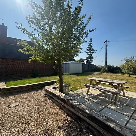 Clematis, Cosy Countryside