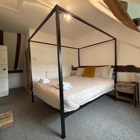 Clematis, Cosy Countryside Holiday home Bulmer